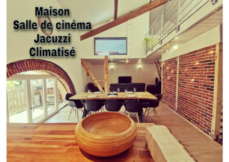 Maison De Village, Jacuzzi, Salle Cinema Valencin Exterior photo