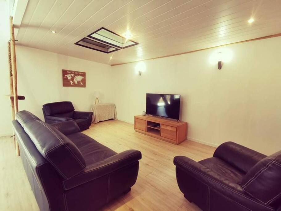 Maison De Village, Jacuzzi, Salle Cinema Valencin Exterior photo